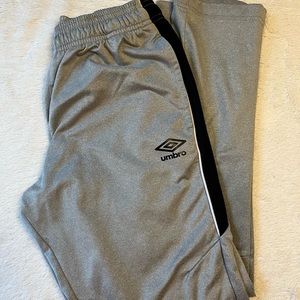 Unbroken boys light grey swears, large